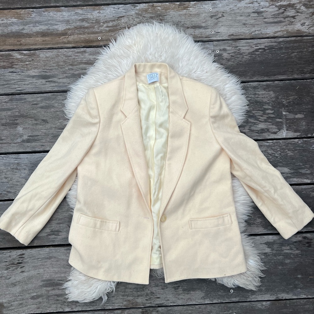 Elegant Cream Women's Career Jacket Padded Shoulder Blazer